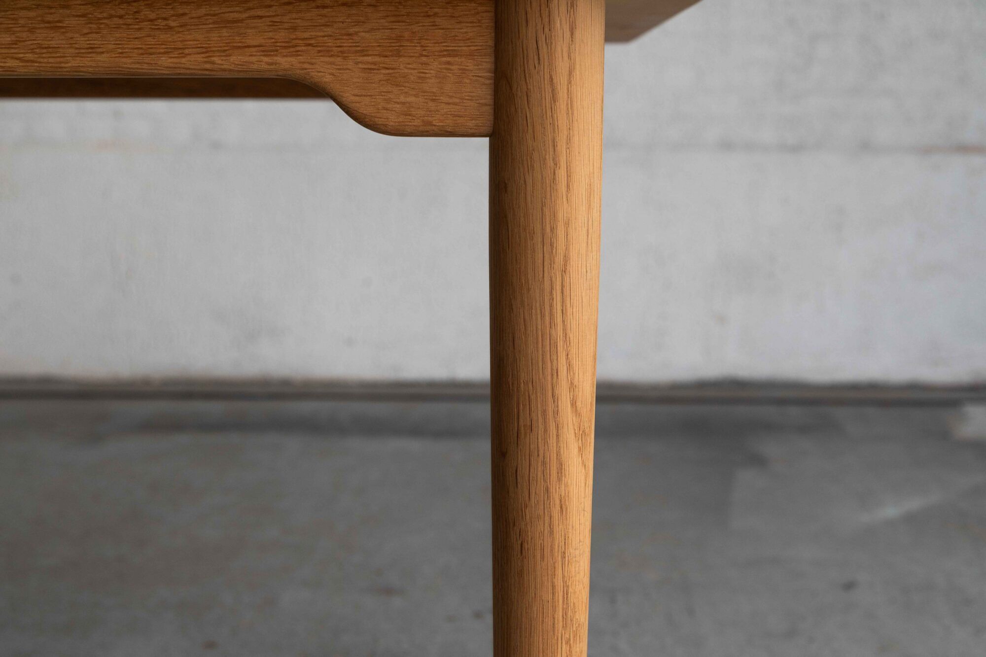 Table à manger par Brødrene Andersen Mobelsnedkeri