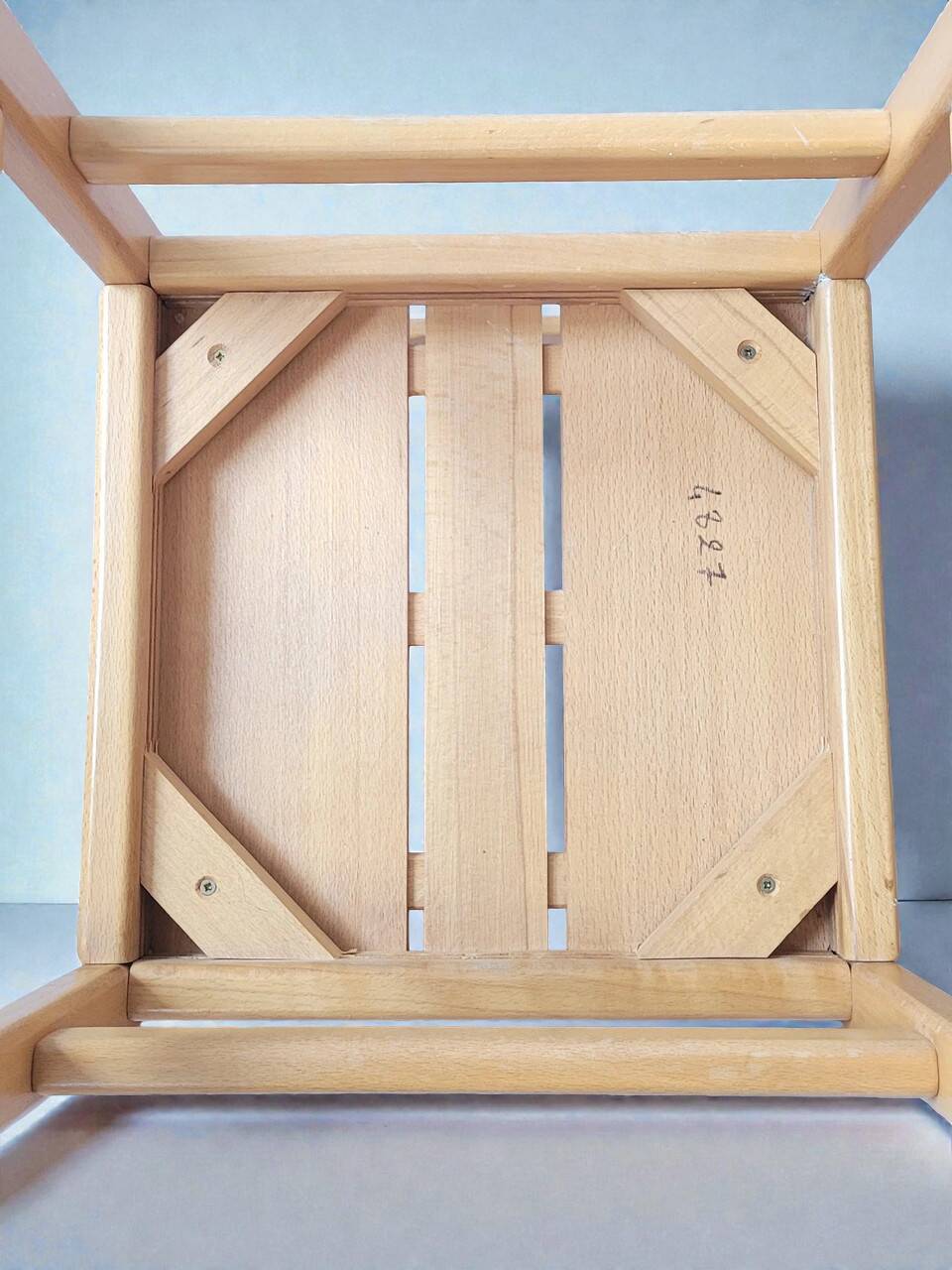 4 cheises en bois style Charlotte perriand