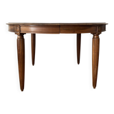 Extendable wooden tables
