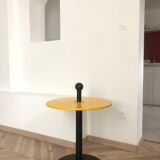 Coffee table / Yellow and black-sned peeling