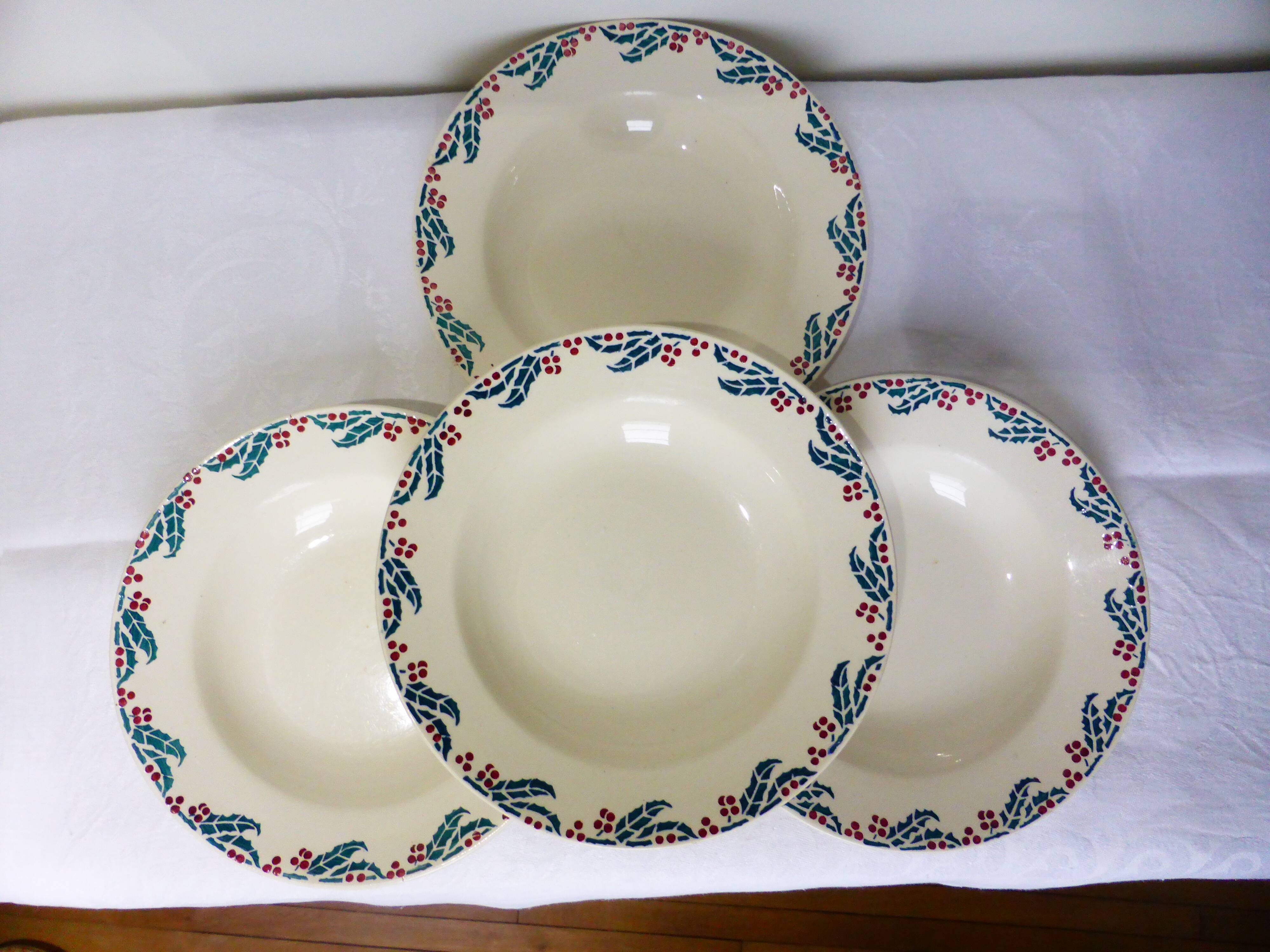 4 hollow plates of Digoin Sarreguemines model Holly 211250