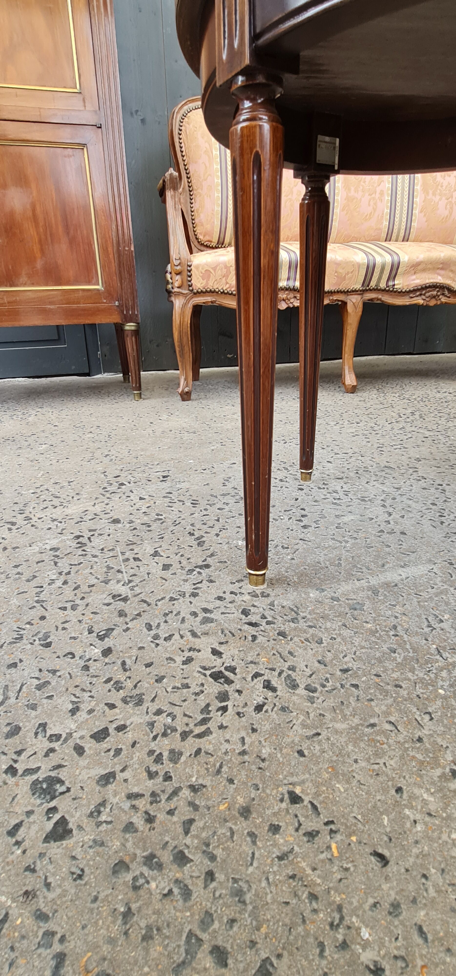 Small table hot water bottle louis XVI style