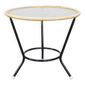 Table d'appoint/table basse ronde vintage en rotin avec plateau en verre nuageux