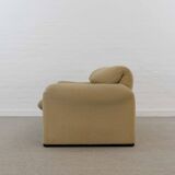 Set (2) Cassina Maralunga Sofas in beige Bouchlé-Fabrics by Vico Magistrett
