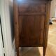 Commode en noyer Louis XVI