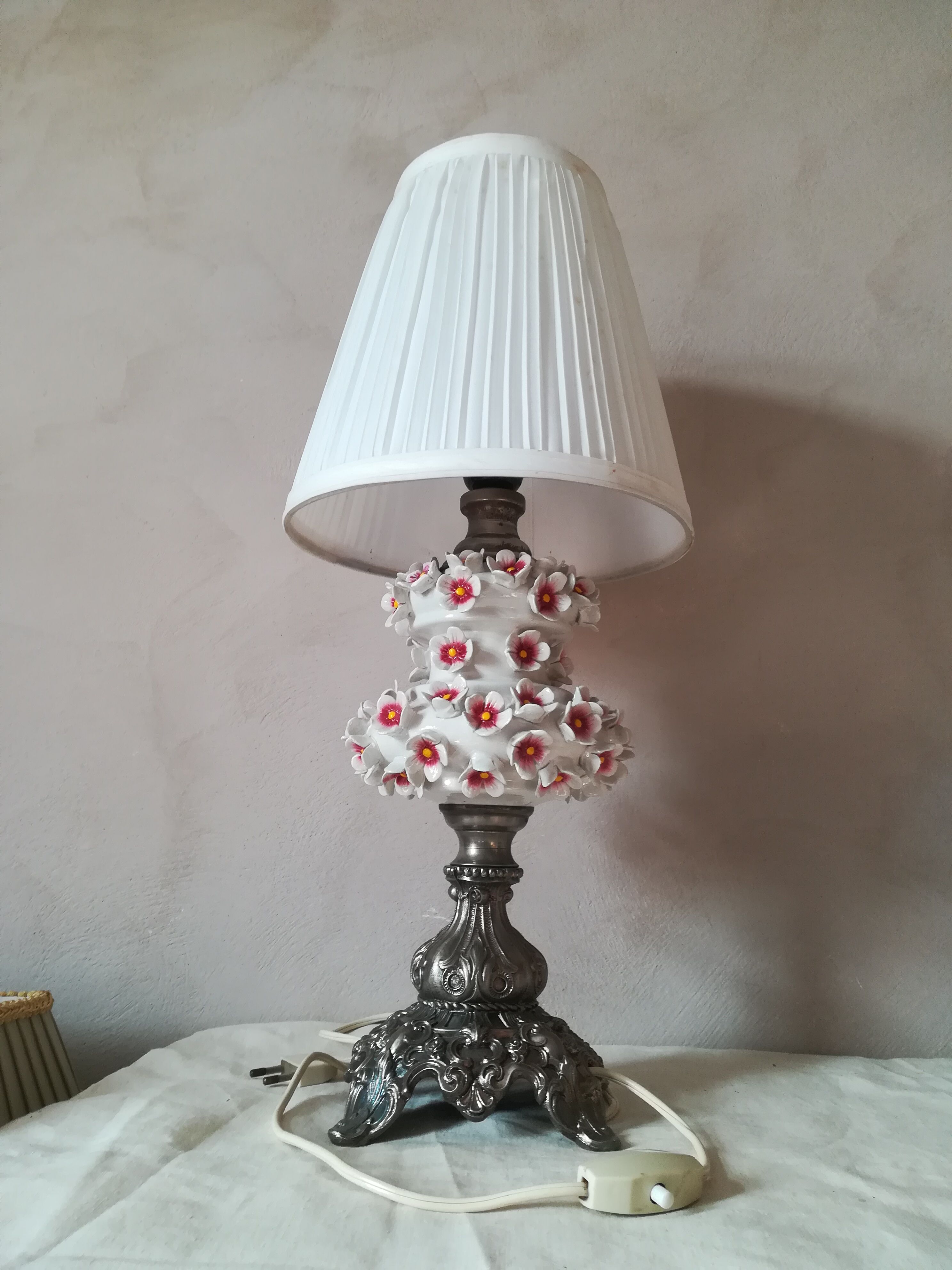 Cherry blossom lamp in relief