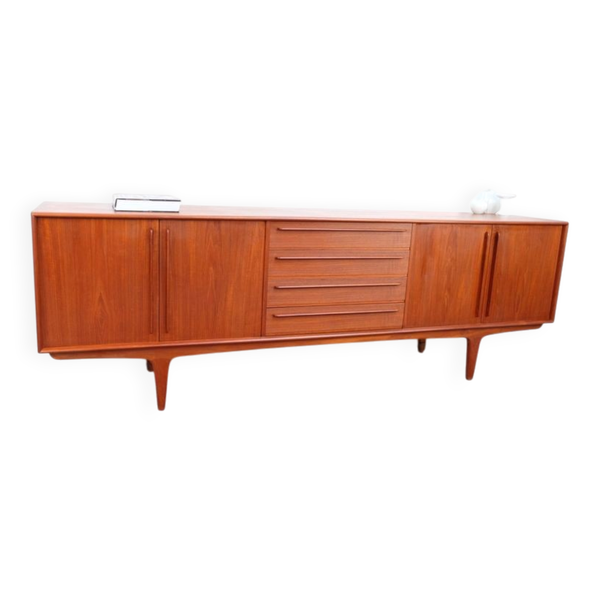 Teak sideboard in 60s/70s style, retro Danish vintage.