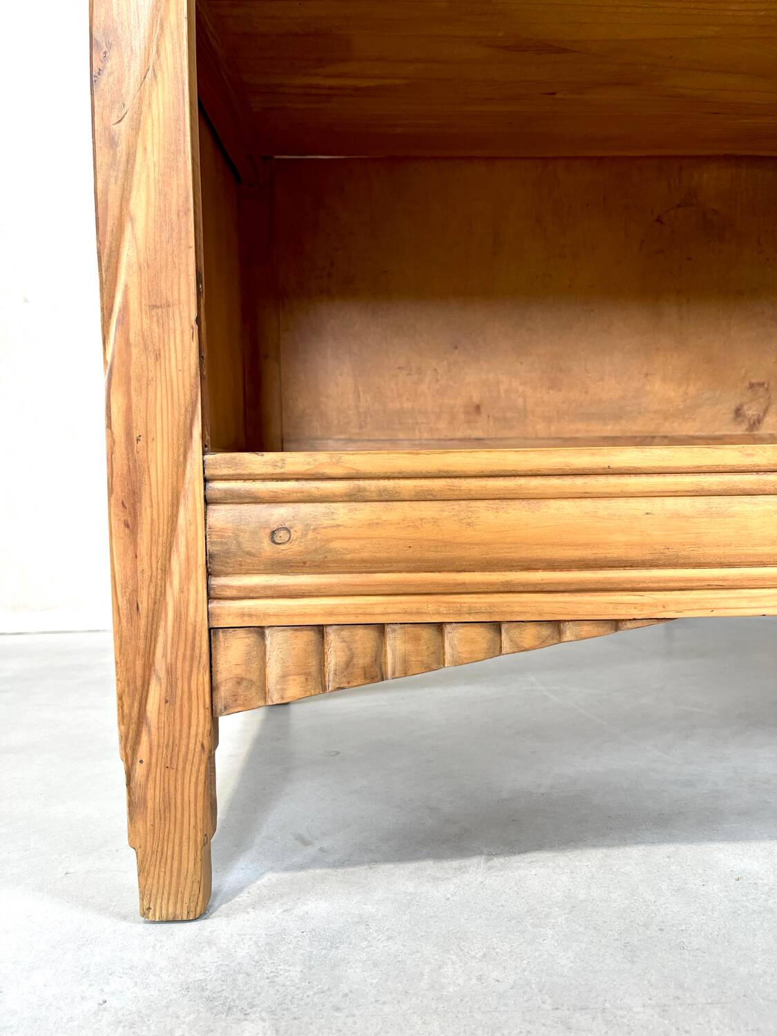 Antique low cabinet in wood and marble