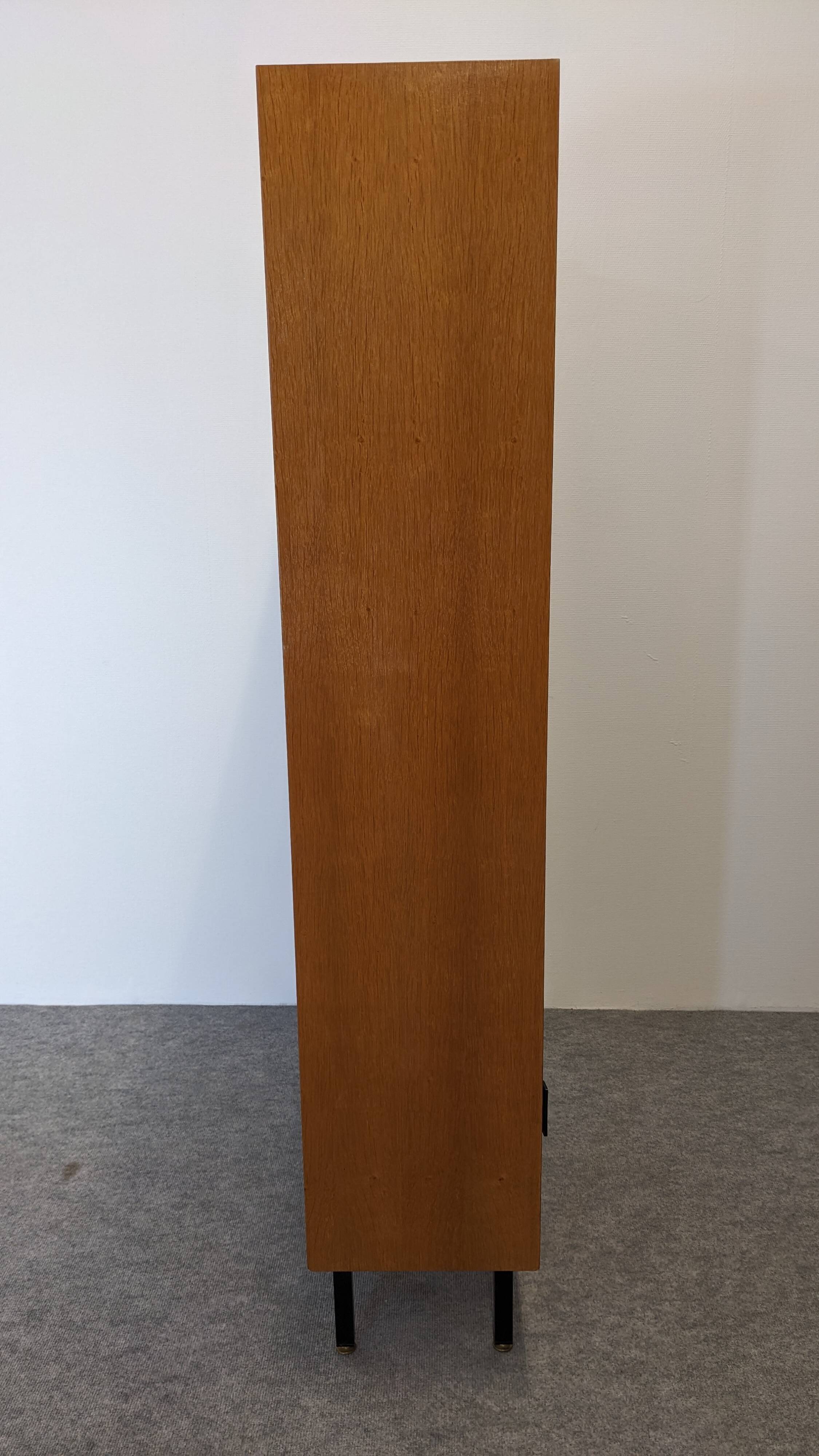 Modernist bookcase in blond oak, 1950s-1960s