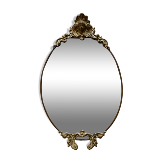 Miroir ancien ovale à crète en laiton, 41x26 cm