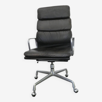 Eames Softpad Armchair