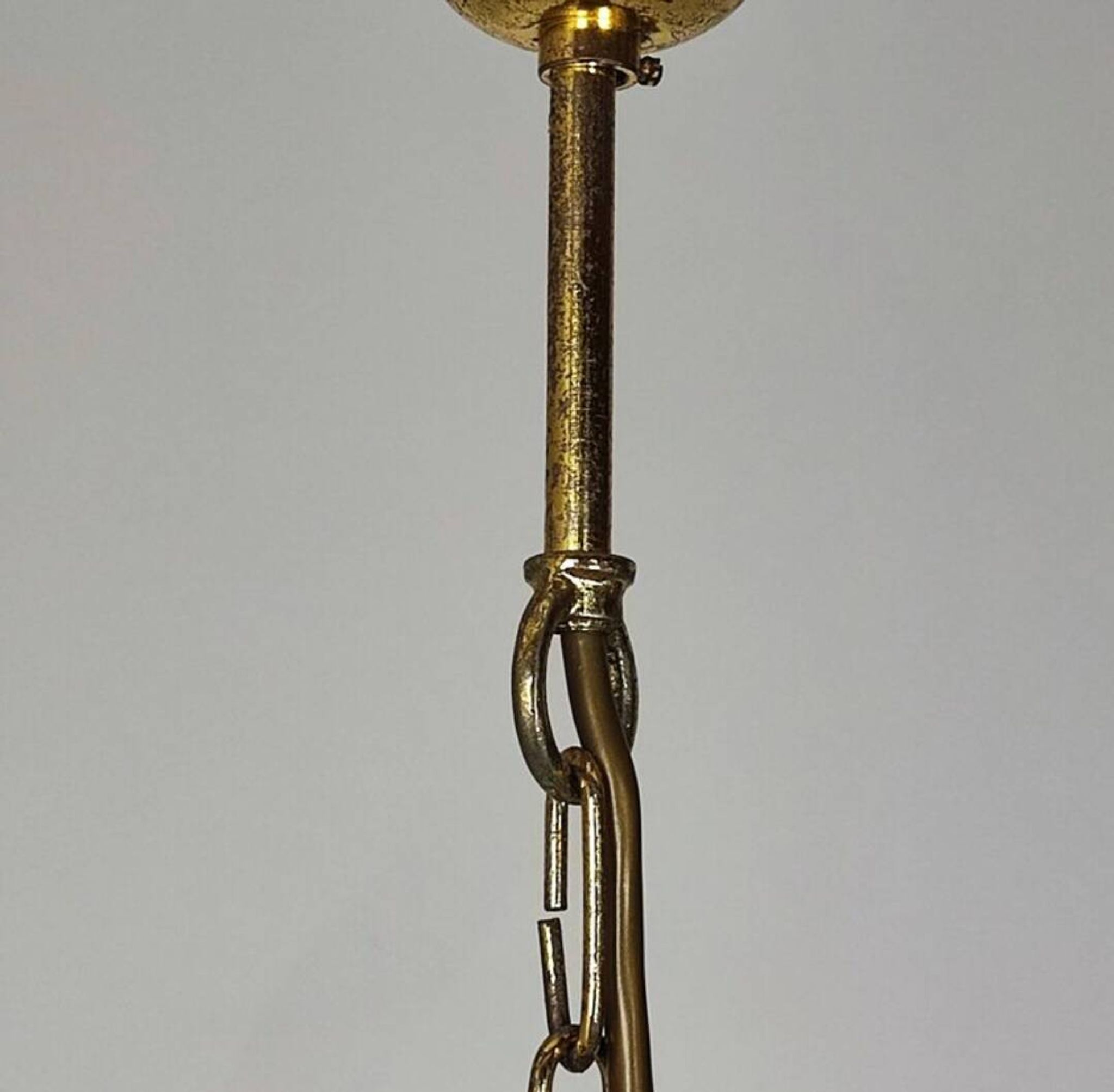 Chandelier with cascading pendants