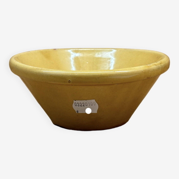 Yellow stoneware bowl