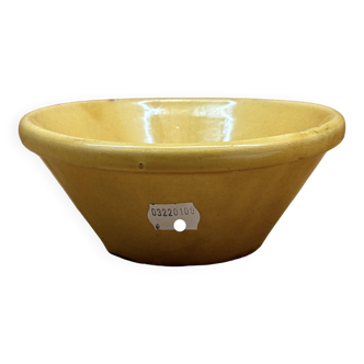 Yellow stoneware bowl
