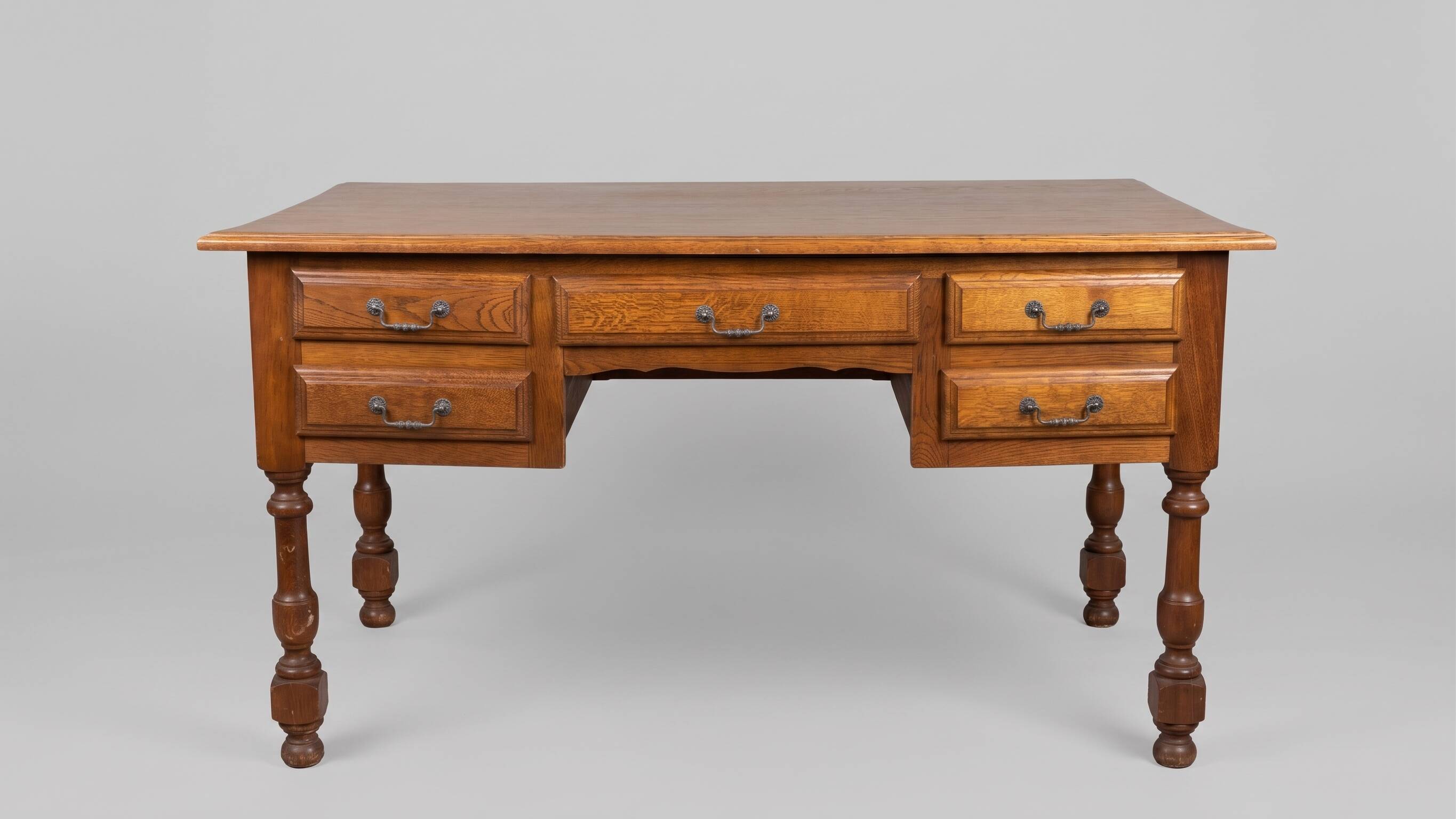 Minister's desk in oak
