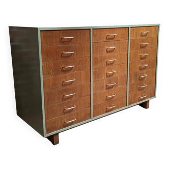 Trade furniture with drawers