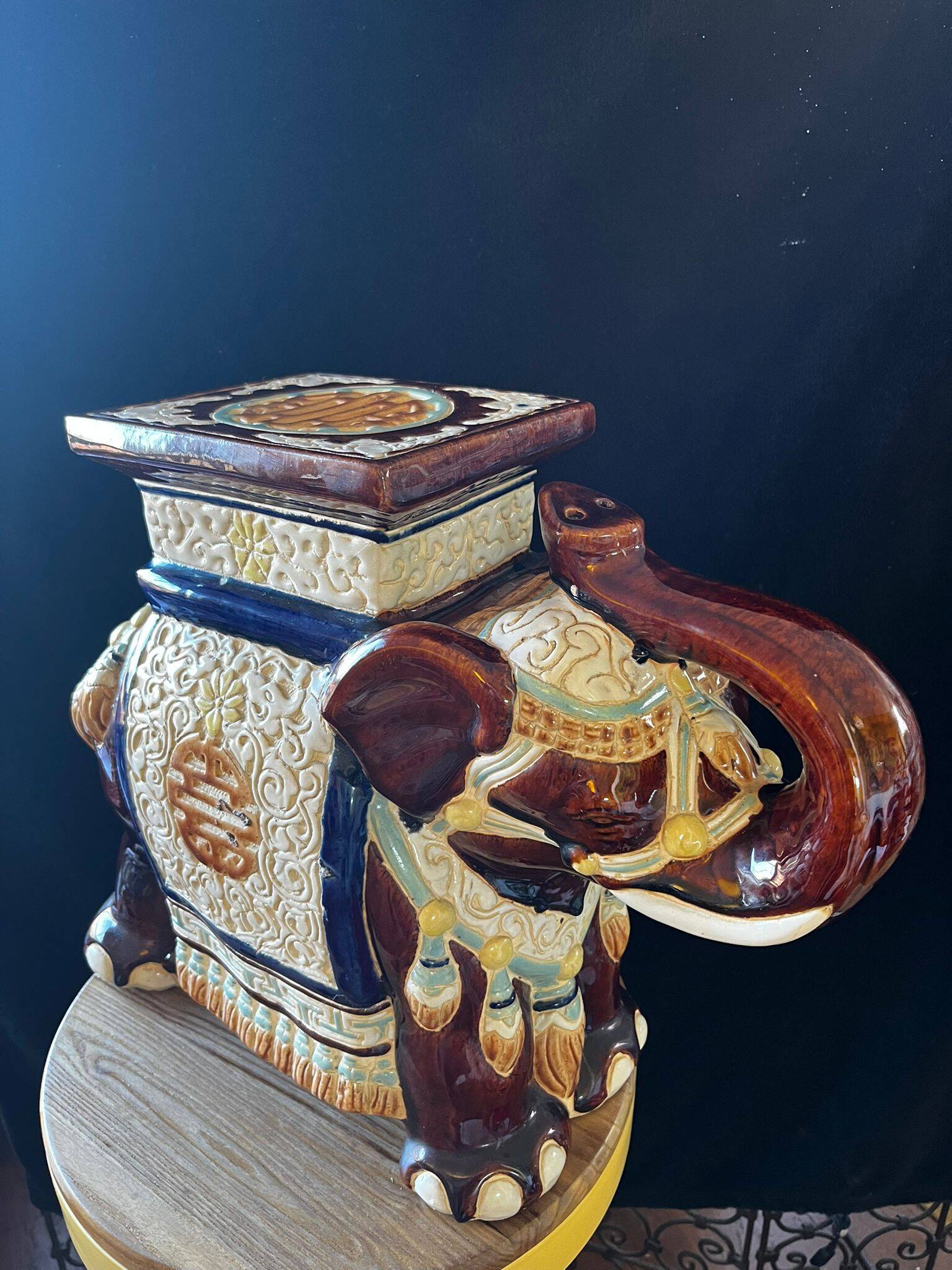 Vintage 70s xl ceramic elephant plant pot - brown