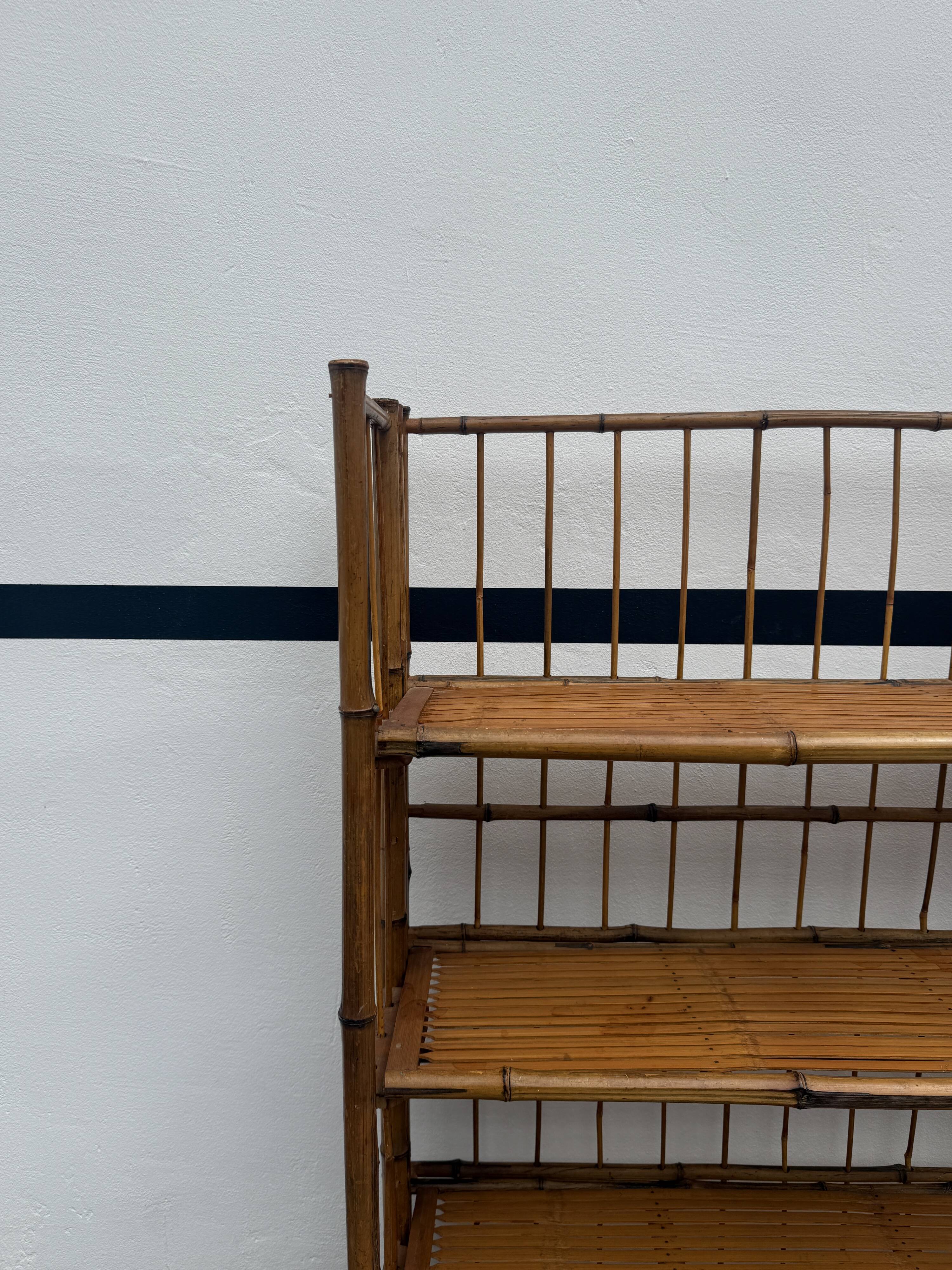 Italian foldable shelf for kitchen utensils in bamboo