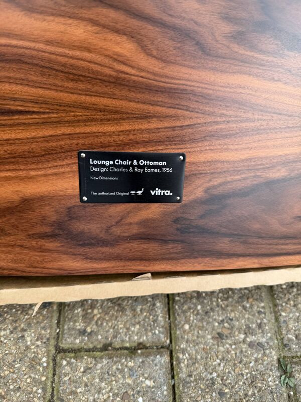 Vitra Eames Lounge chair XL + Ottoman, Zwart leder & Santos Palissander