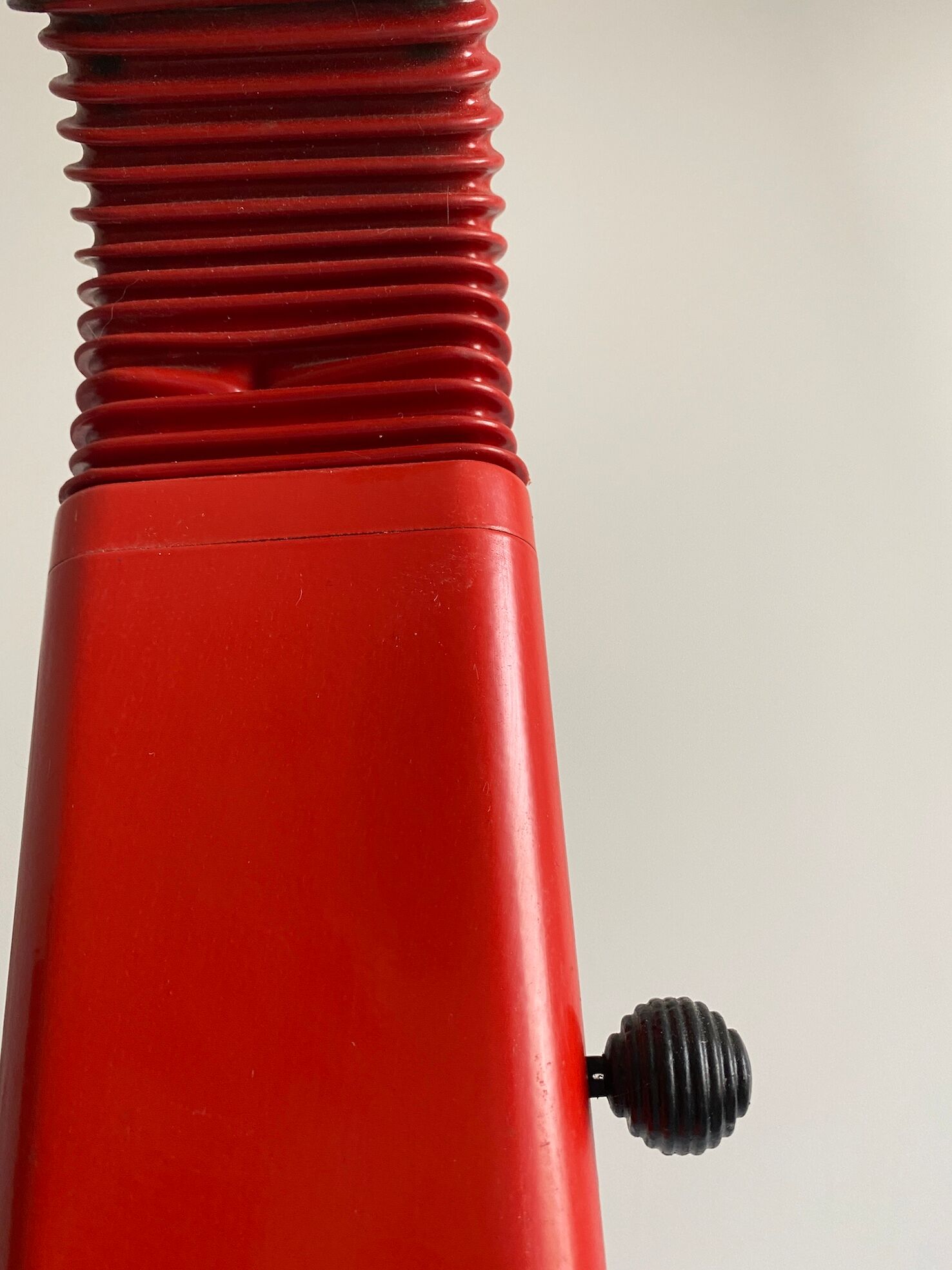 Floor lamp design 80s halogen in red metal, made in Belgium