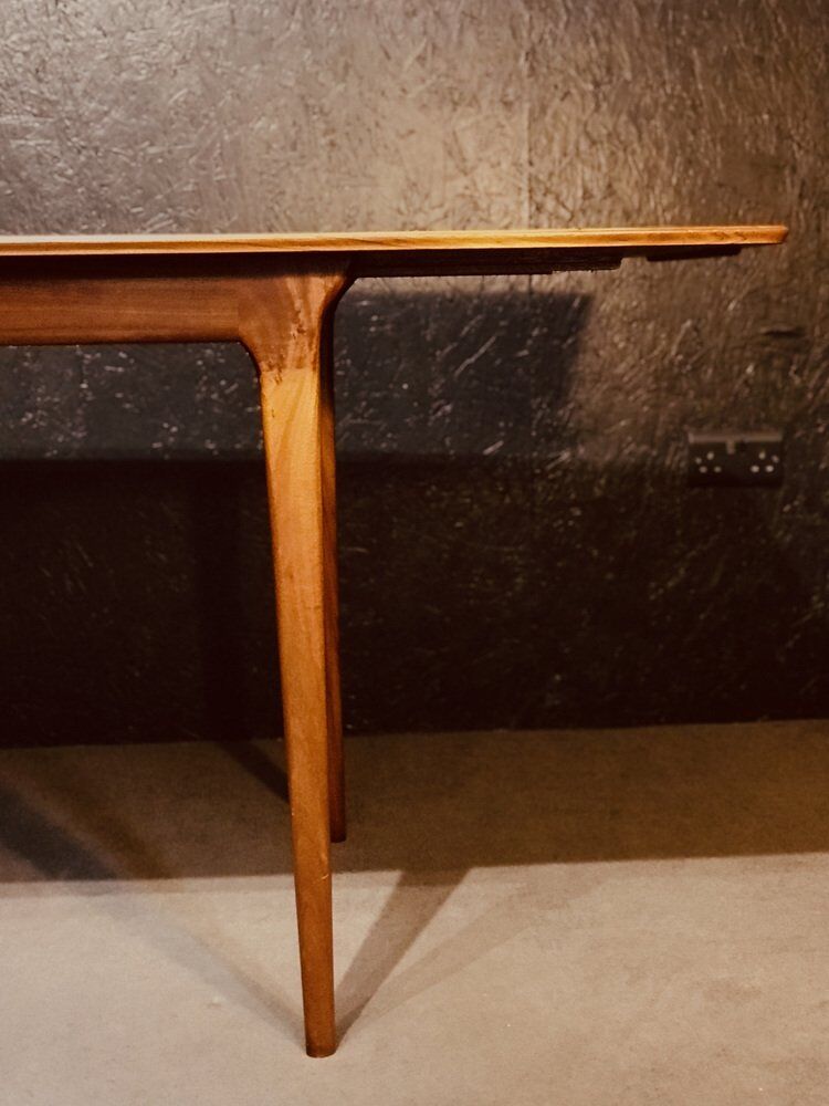Extendable dining room table model t2 mid-century teak by Tom Robertson for McIntosh 1960s