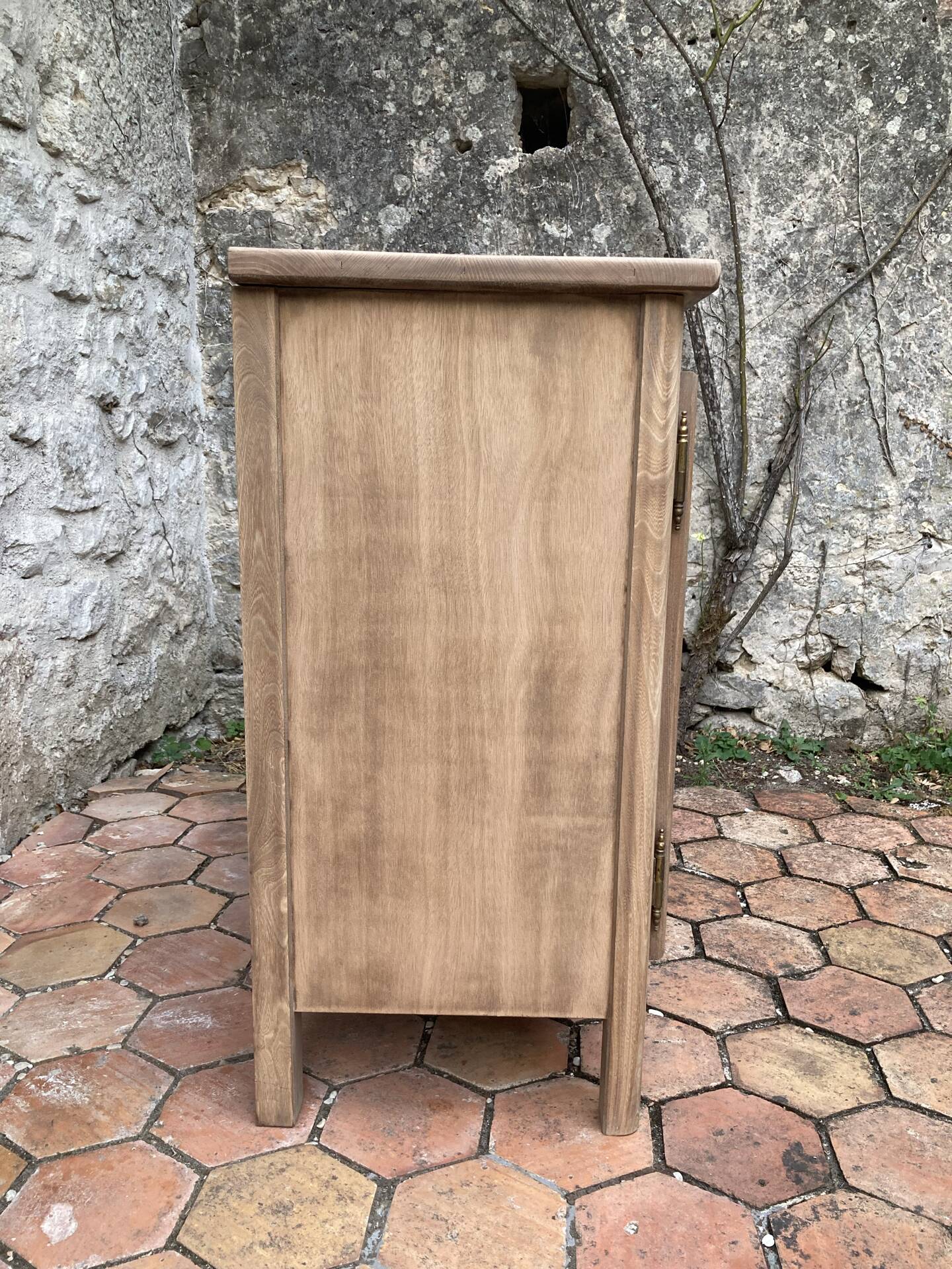 Petit buffet ancien en bois 