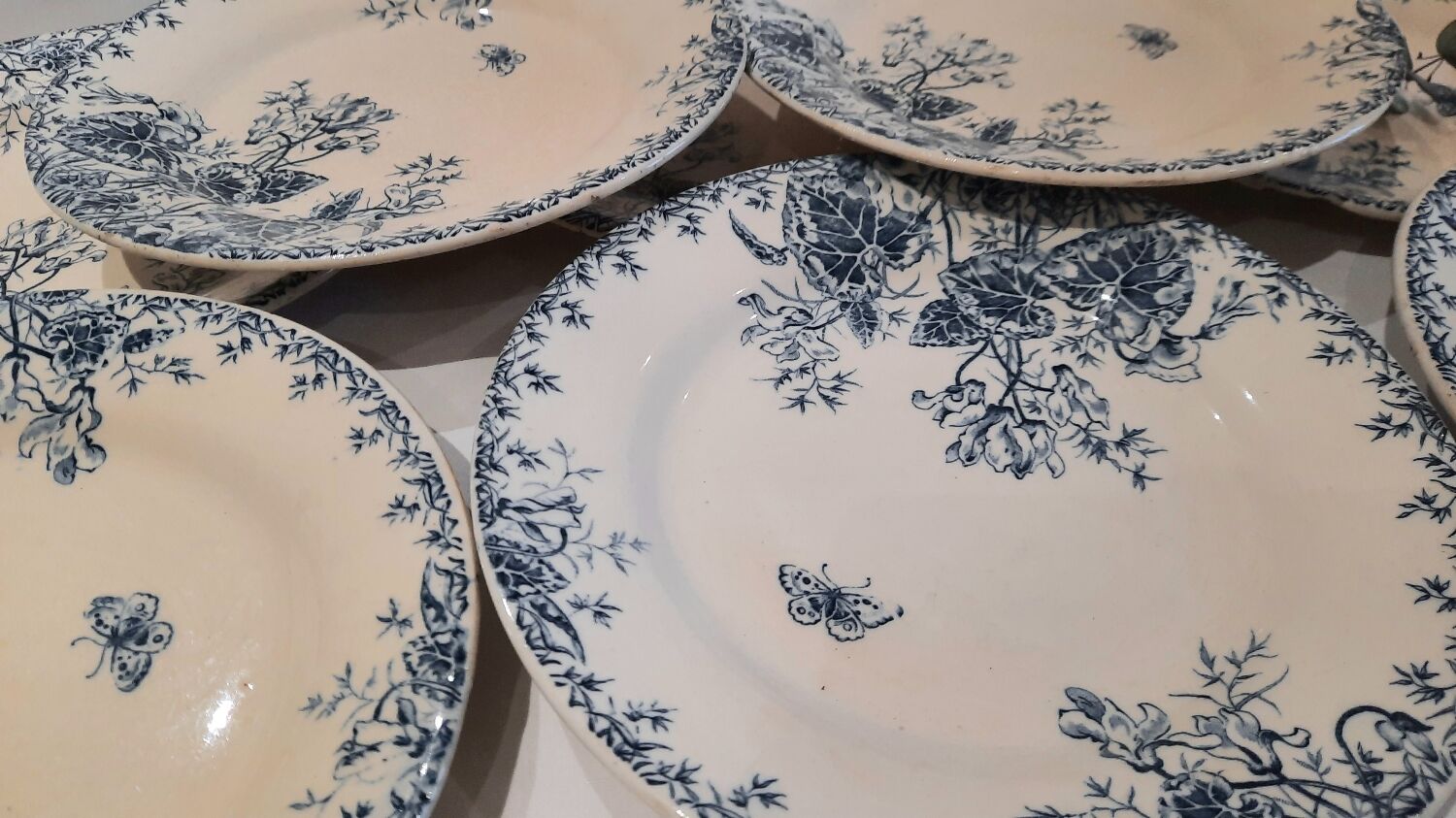 Vintage Gien plates