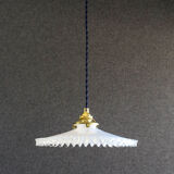 Suspension in white opaline crenellated edges with new cable and new brass socket