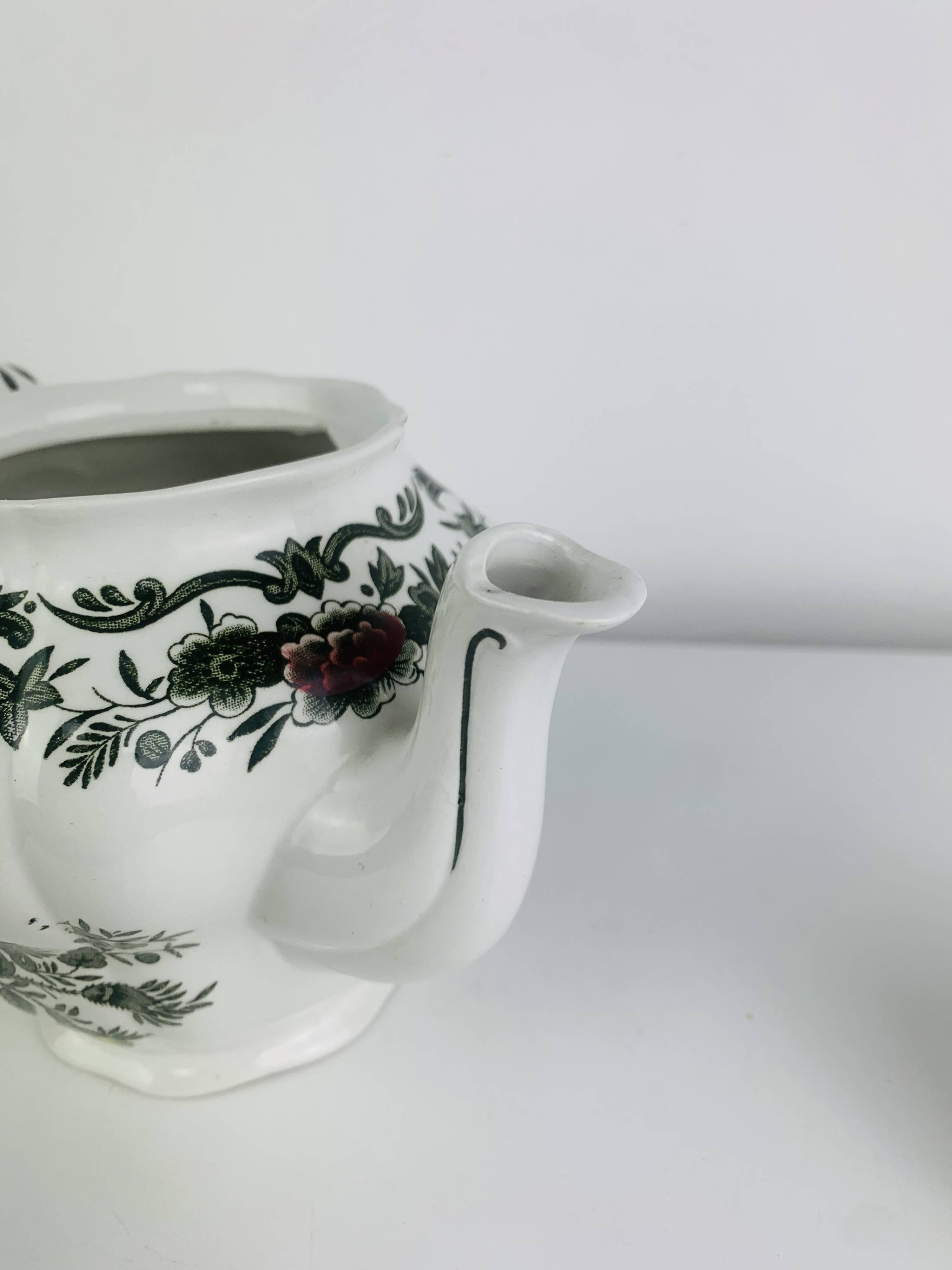 Windsor tea service Ridgway Staffordshire English earthenware, 6 cups