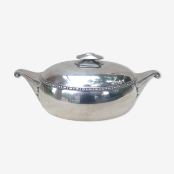 vegetable dish in silver metal