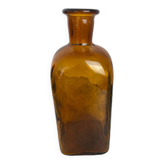 Apothecary bottle