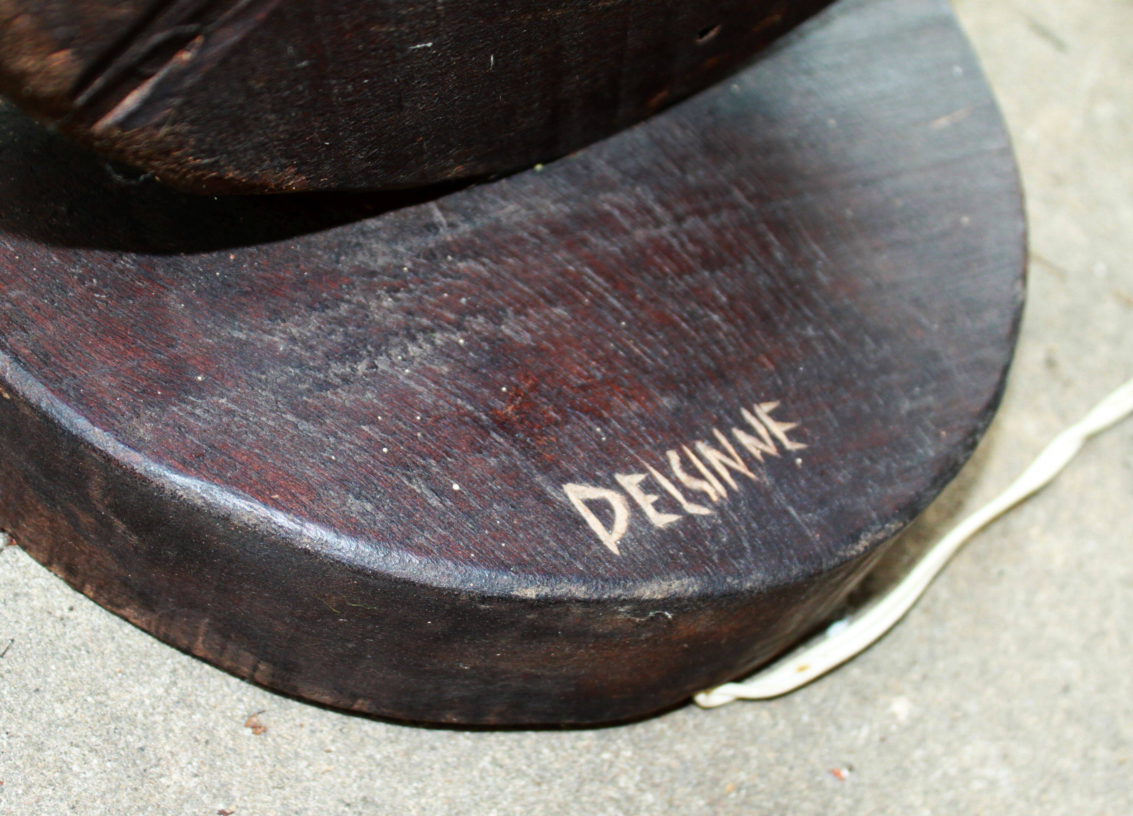 Brutalist lamp in wood and raffia signed Delsinne, Belgium, 60s.