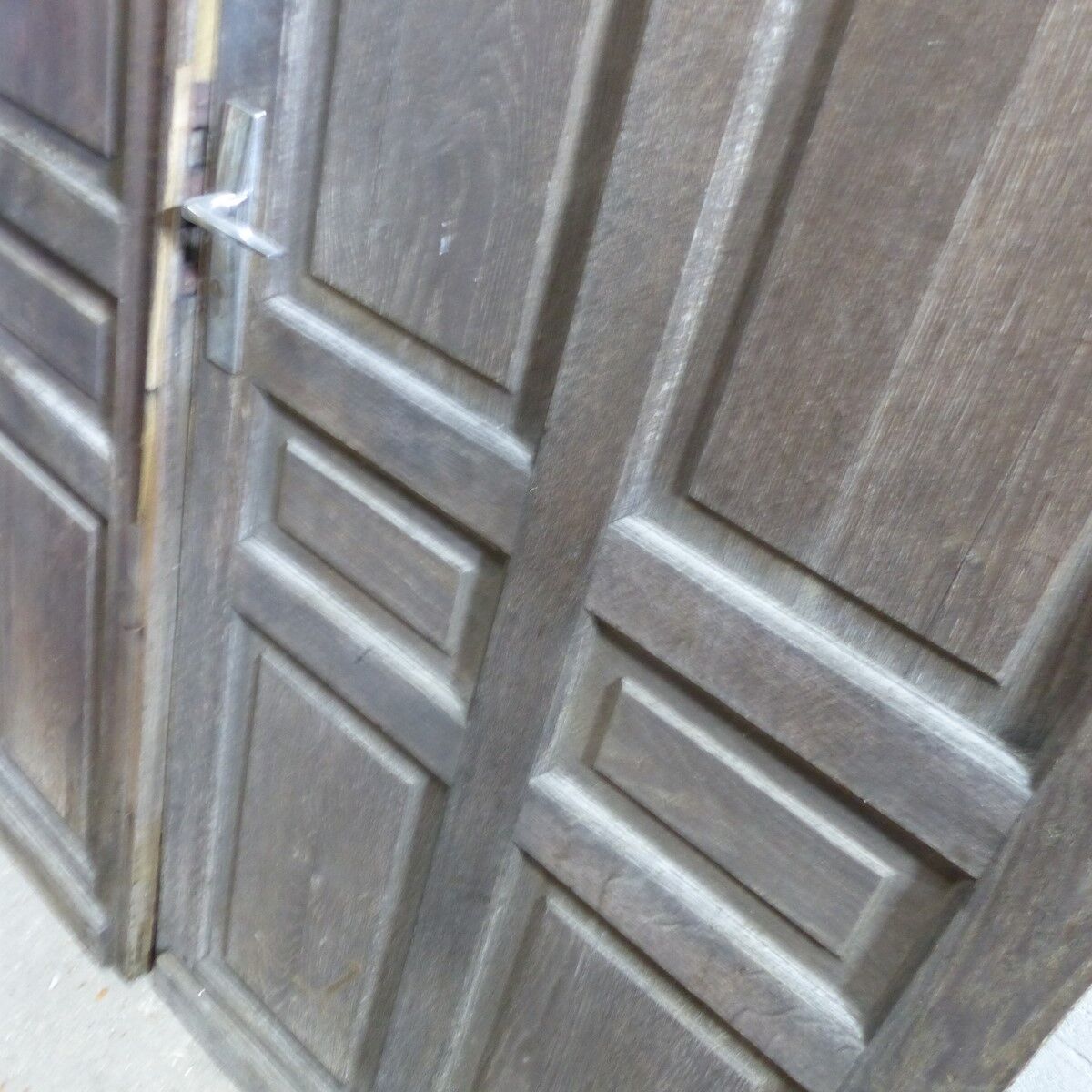 Oak entrance door on hinges L 130 x H 200 cm