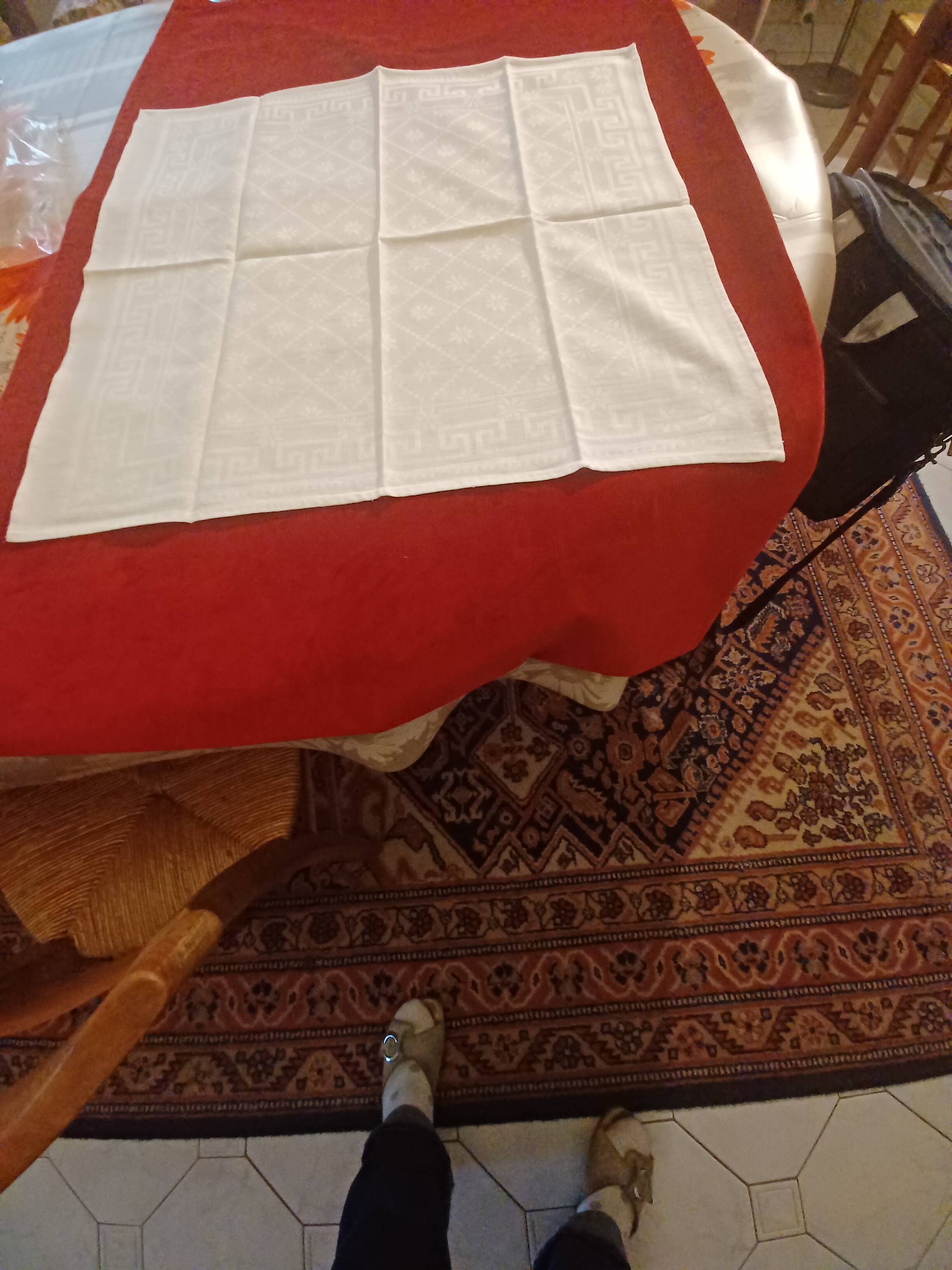 4 white linen damask napkins