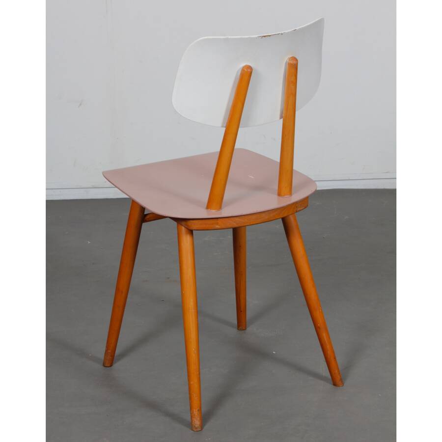 Suite de 4 chaises produites par Ton, 1960