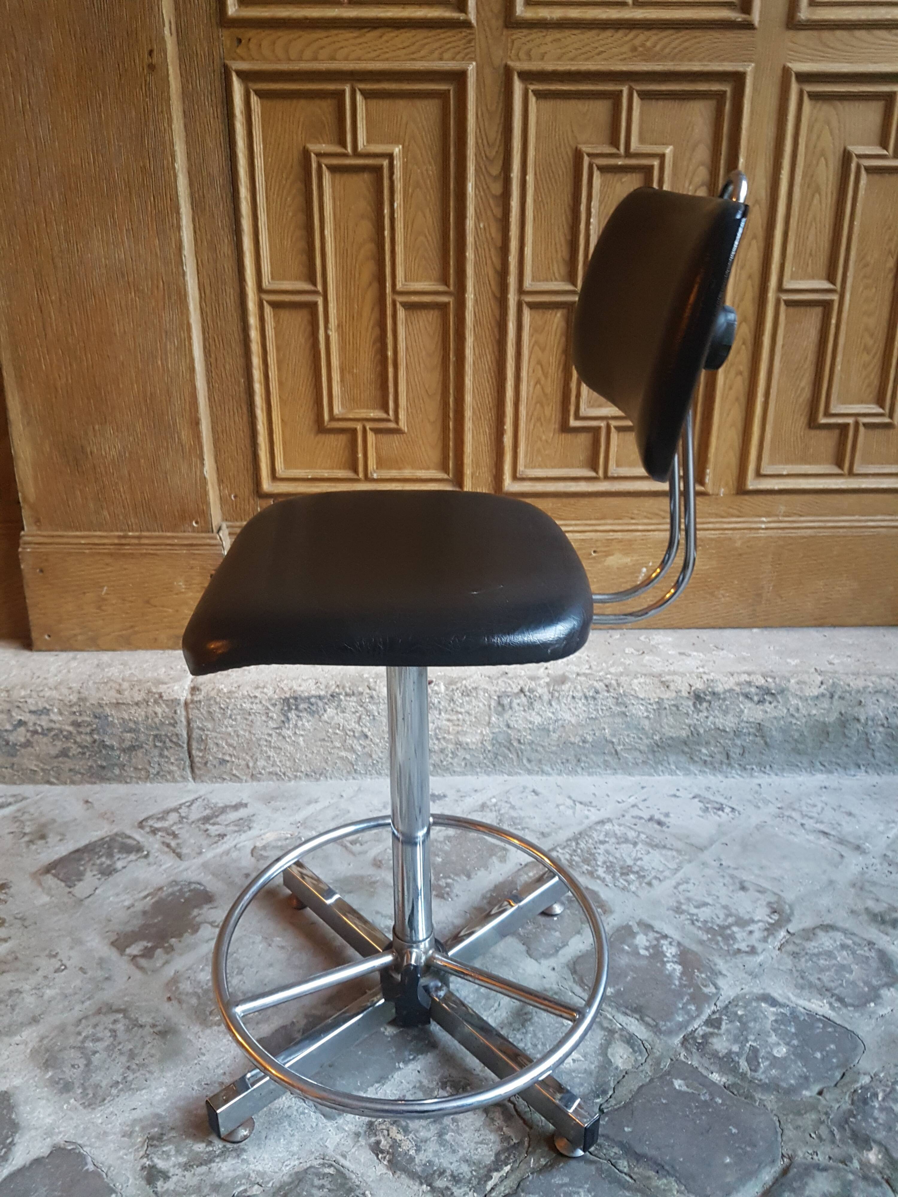 Chaise industrielle vintage Kor