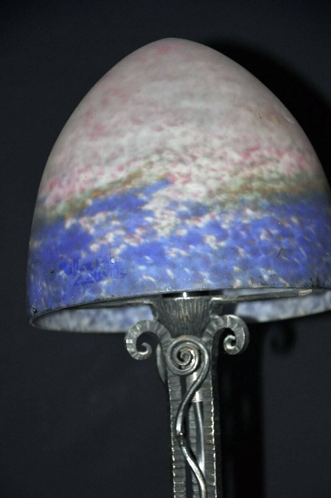 Lamp circa 1925, lampshade signed Muller Frères, wrought iron base