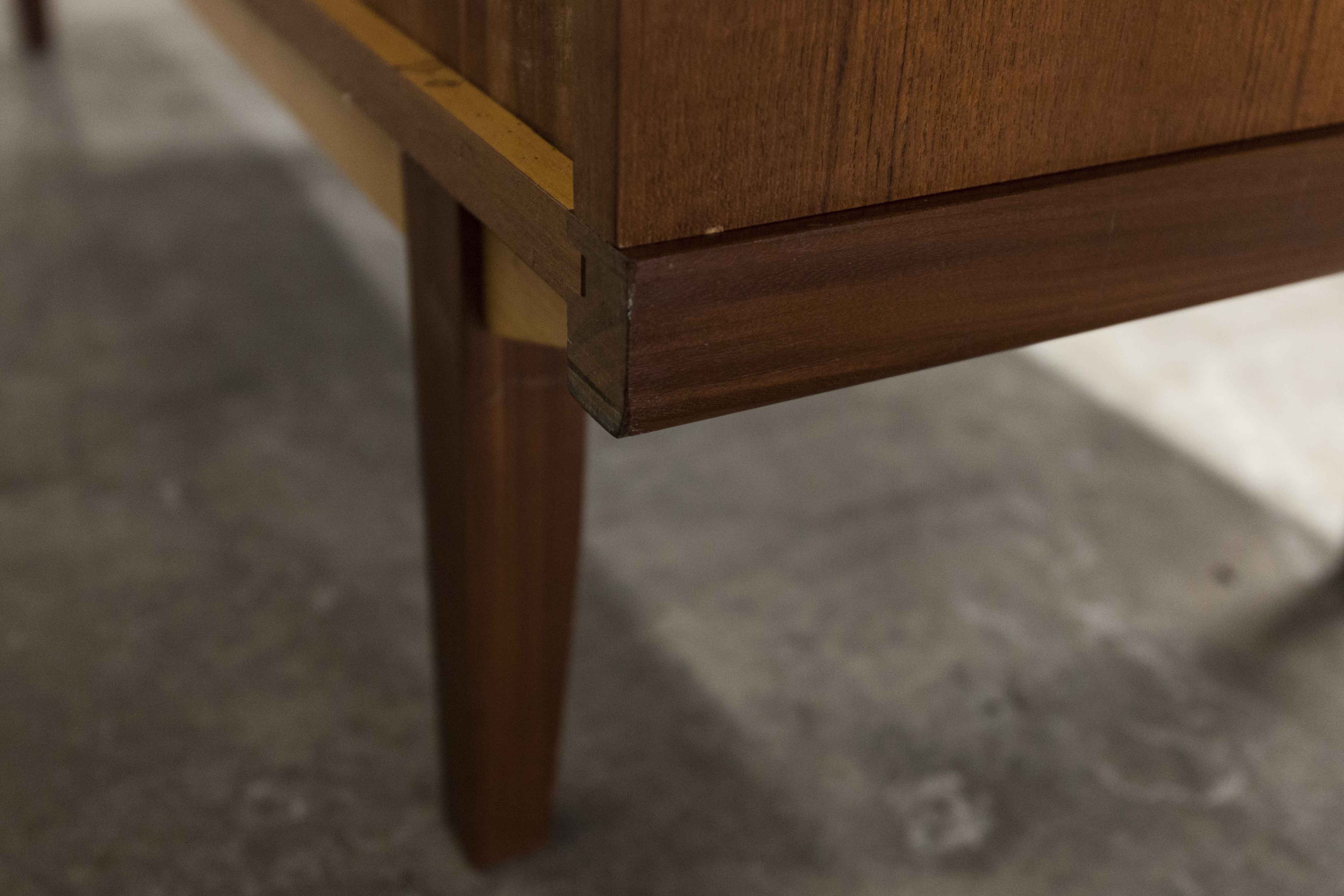 Armoire scandinave en teck 1969 NF Ameublement 202