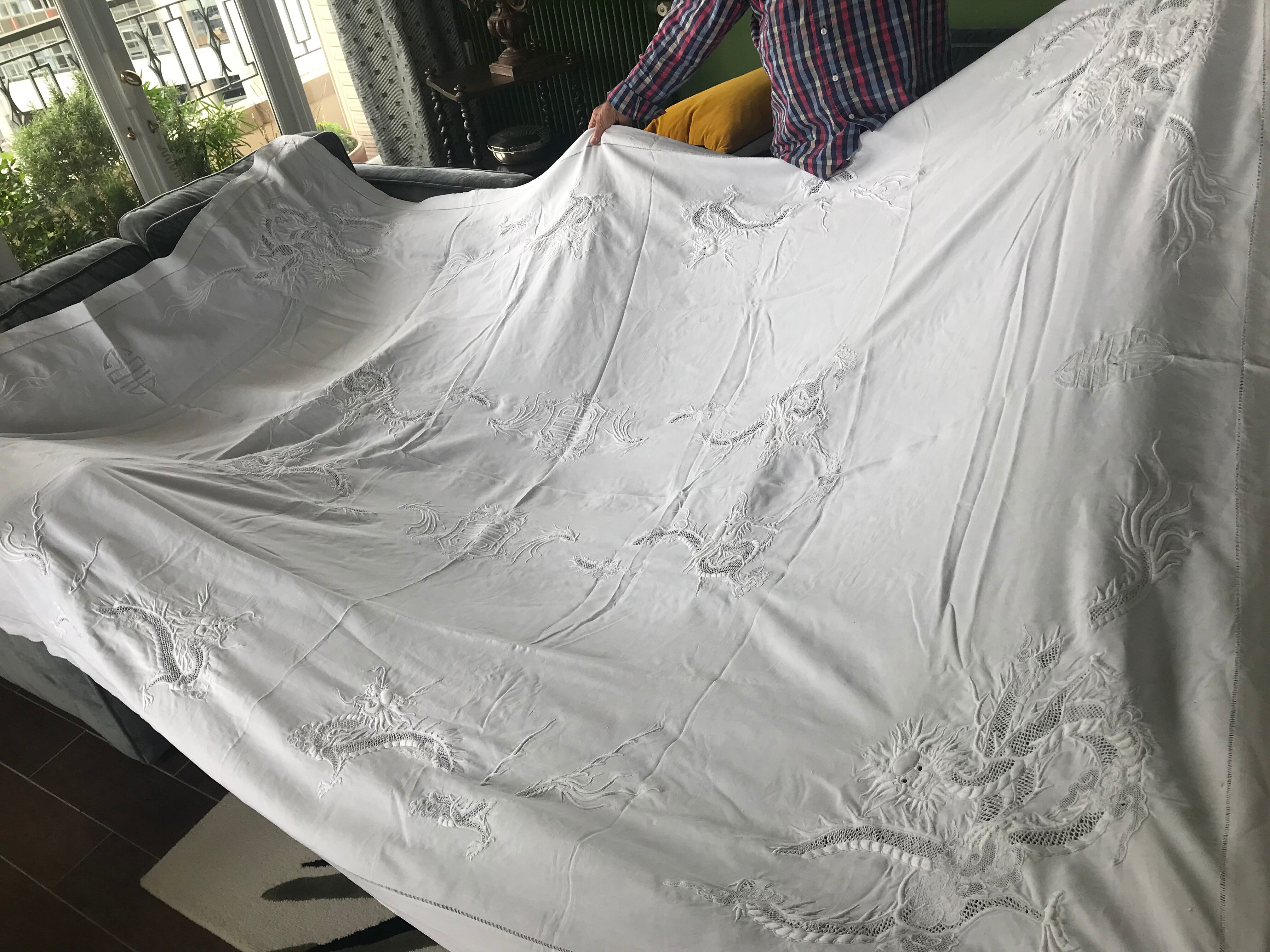 Tablecloth li!n pattern "dragons"