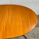 Baumann oval table