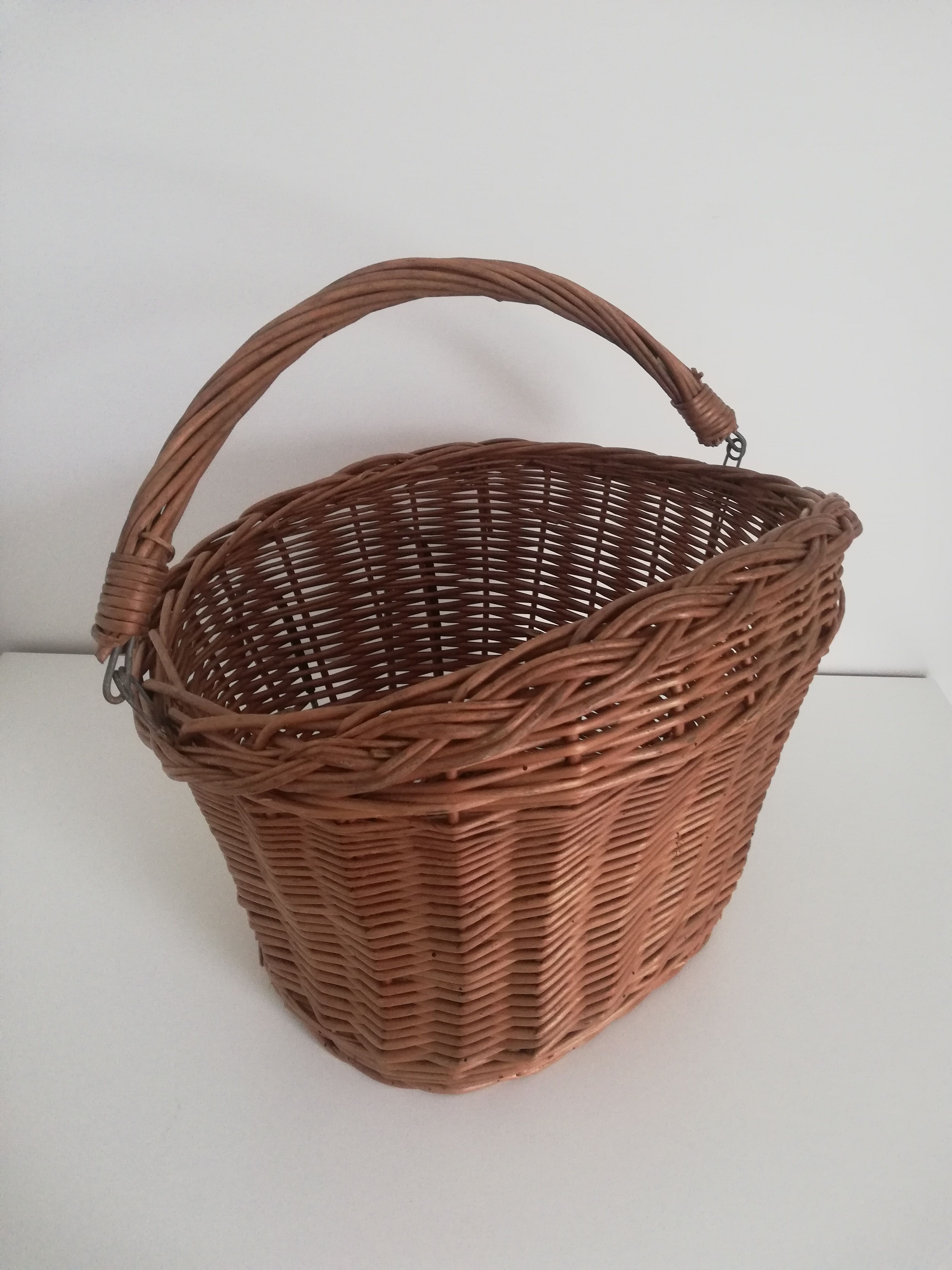 Vintage wicker basket for bicycle