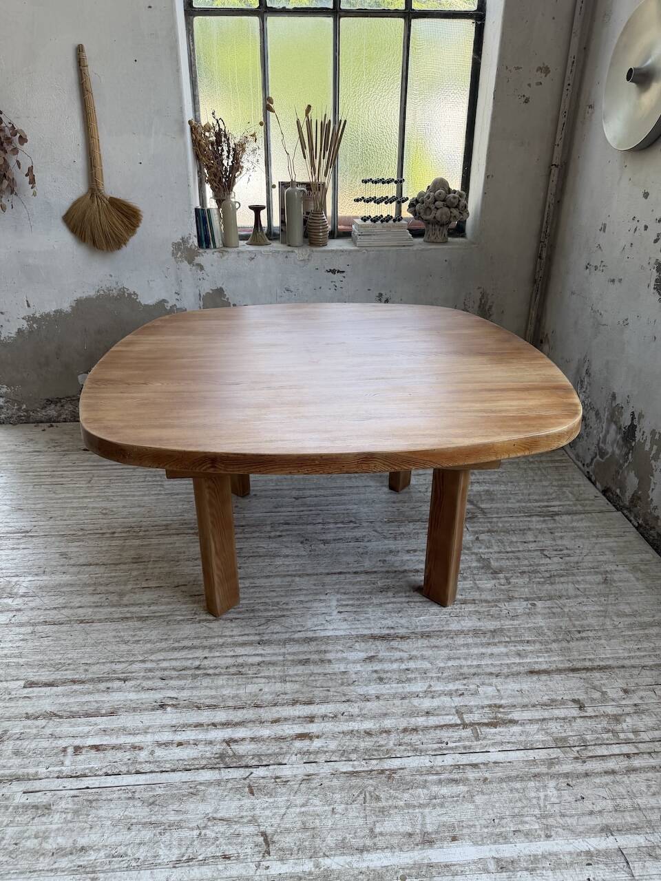 Round XL constructivist table