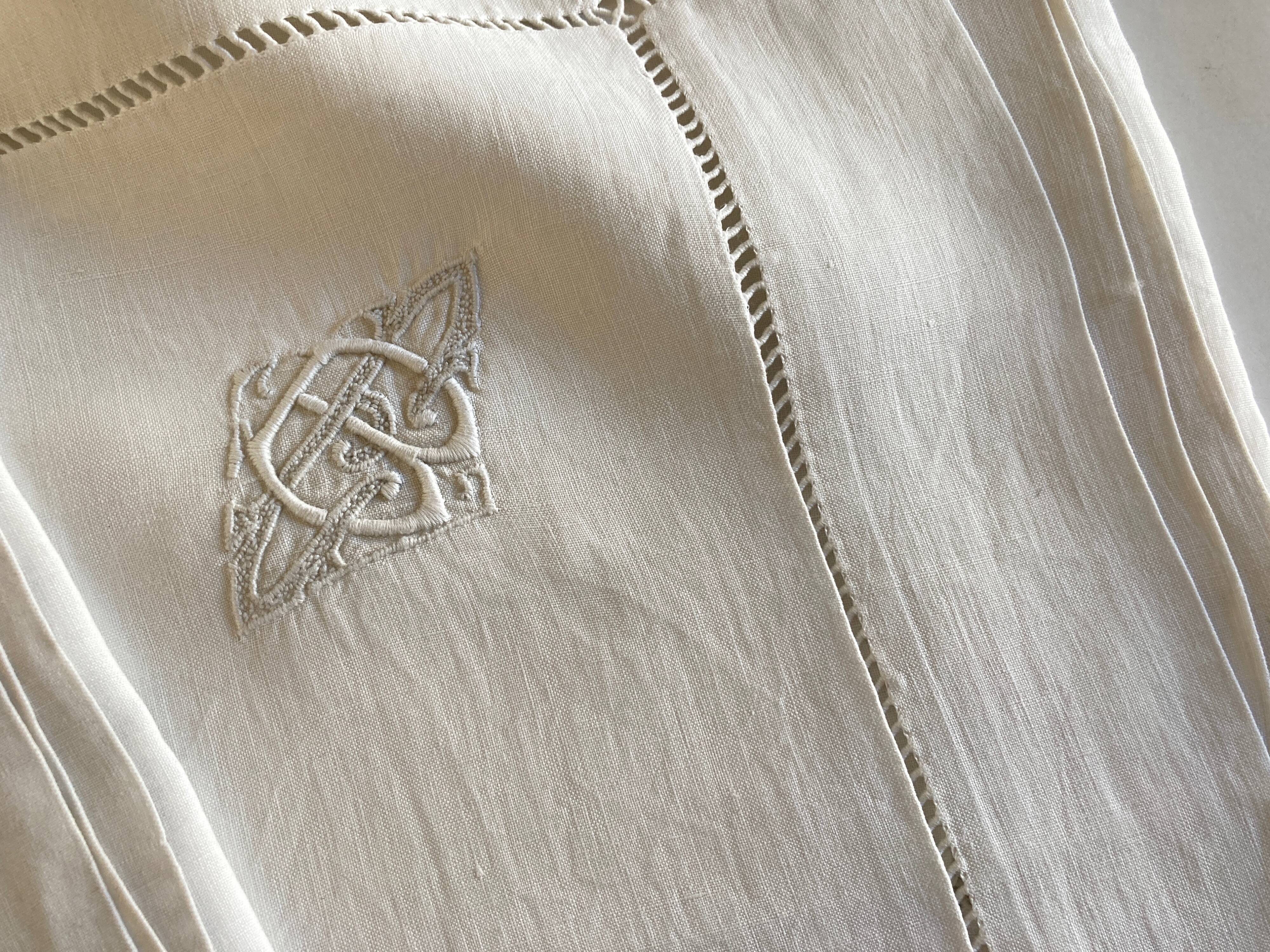 Pair of embroidered linen yarn pillowcases BE