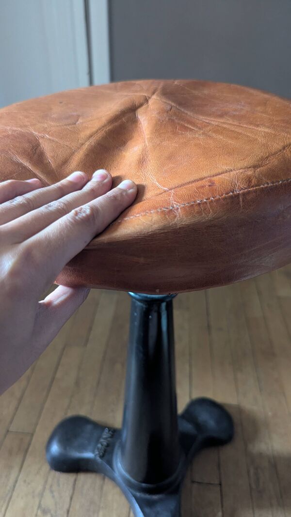 Tabouret en fonte Singer