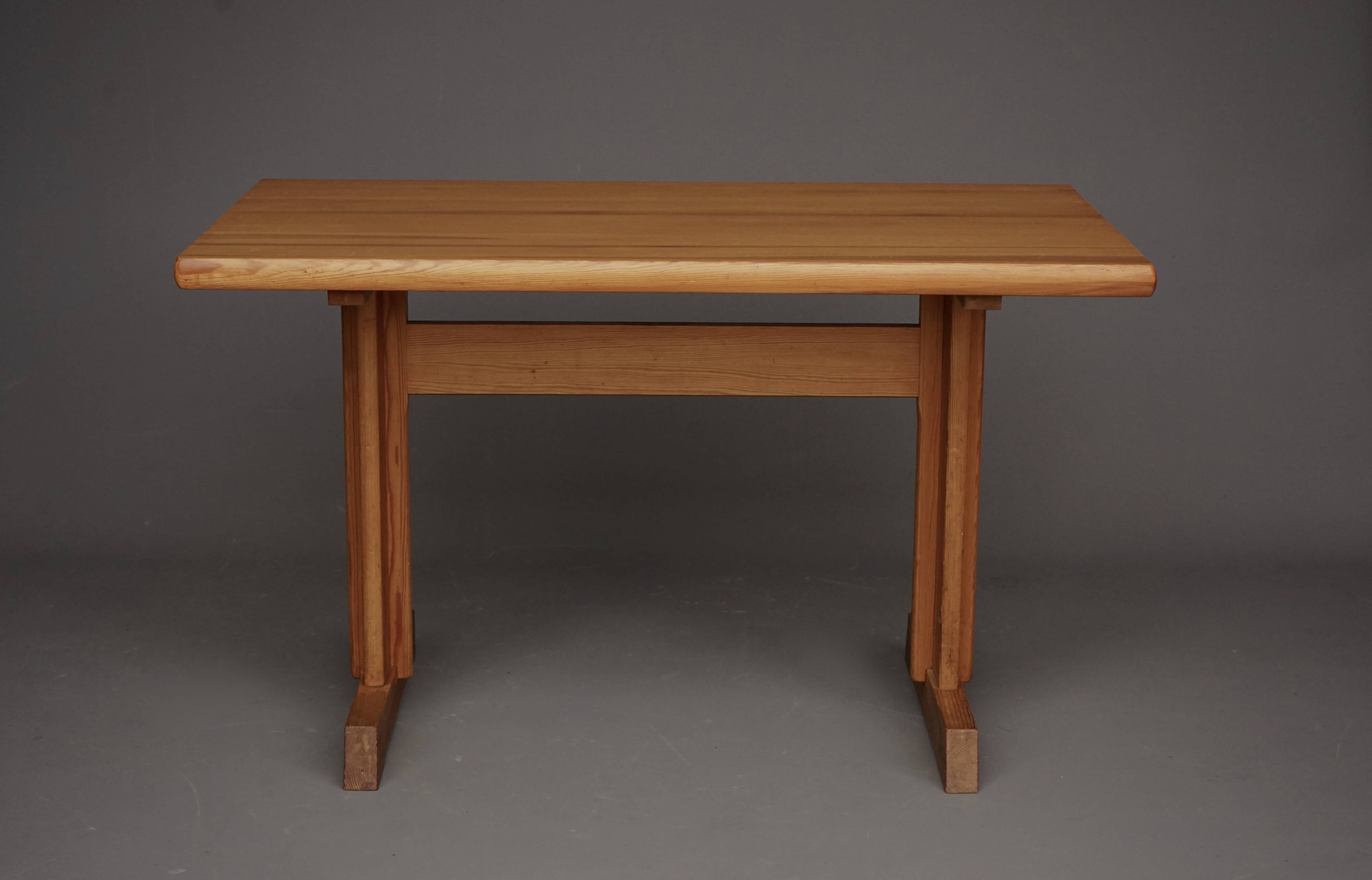 Table de cuisine en pin massif, années 1970