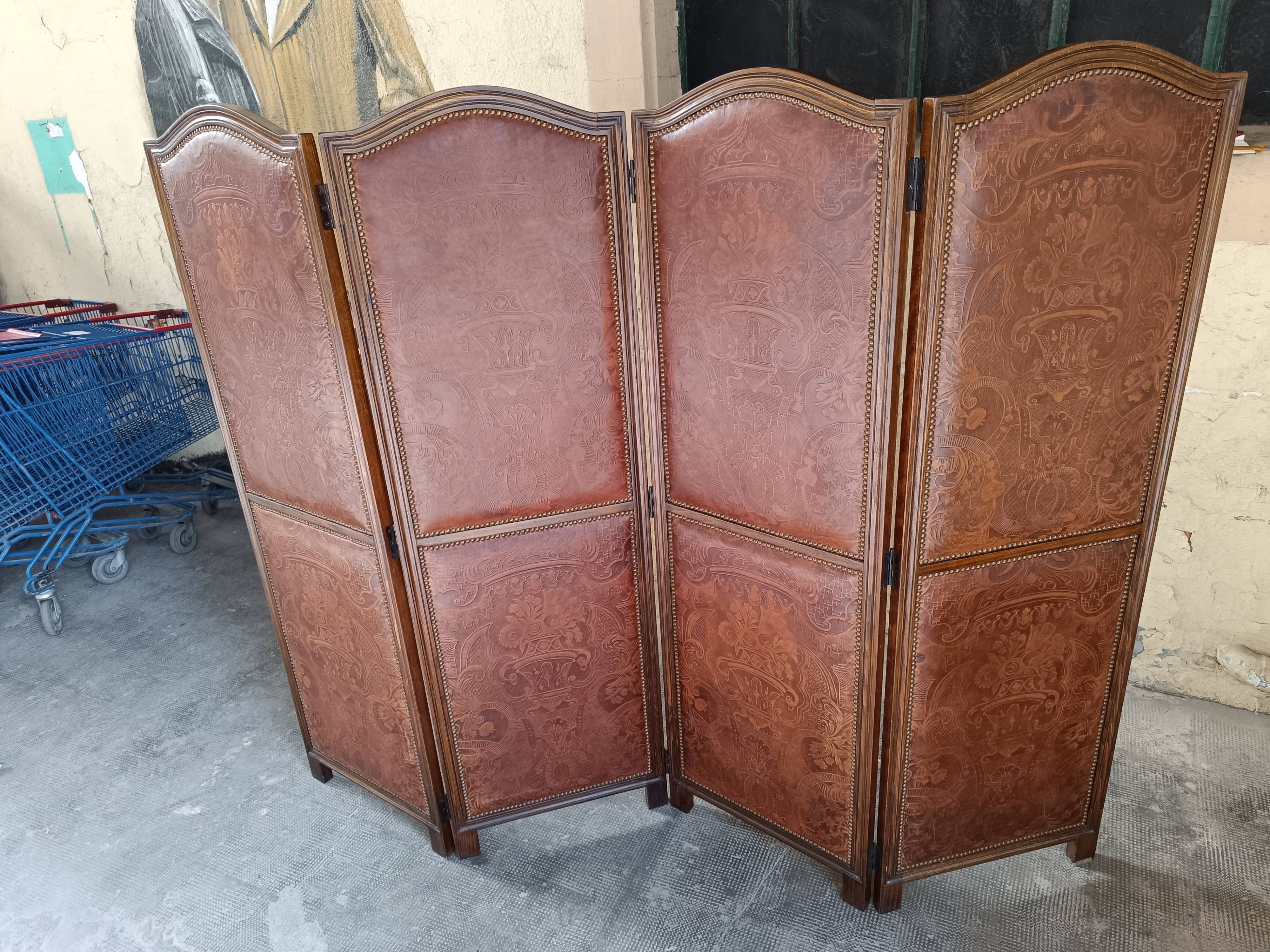 4-leaf wood and leather screen
