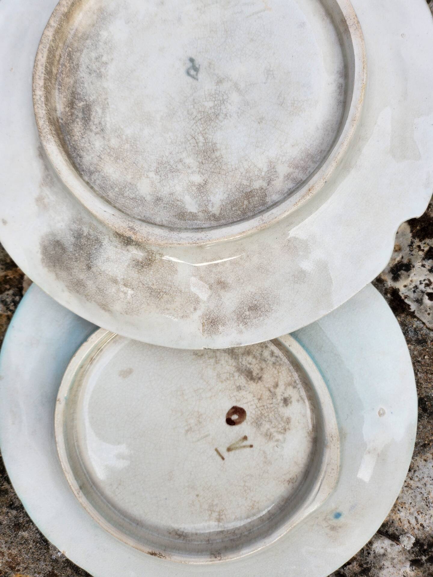 2 barbotine plates