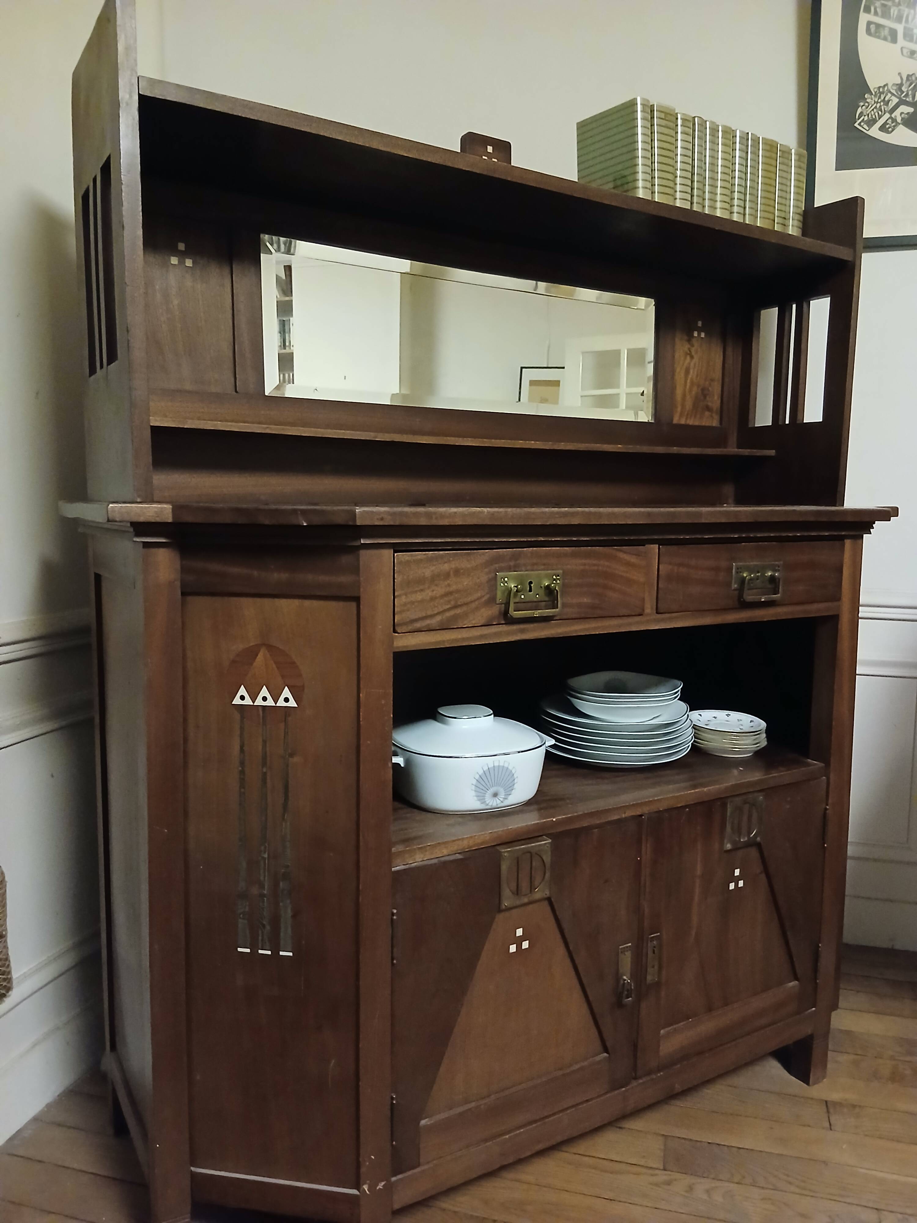 Bovy Locksmith Buffet