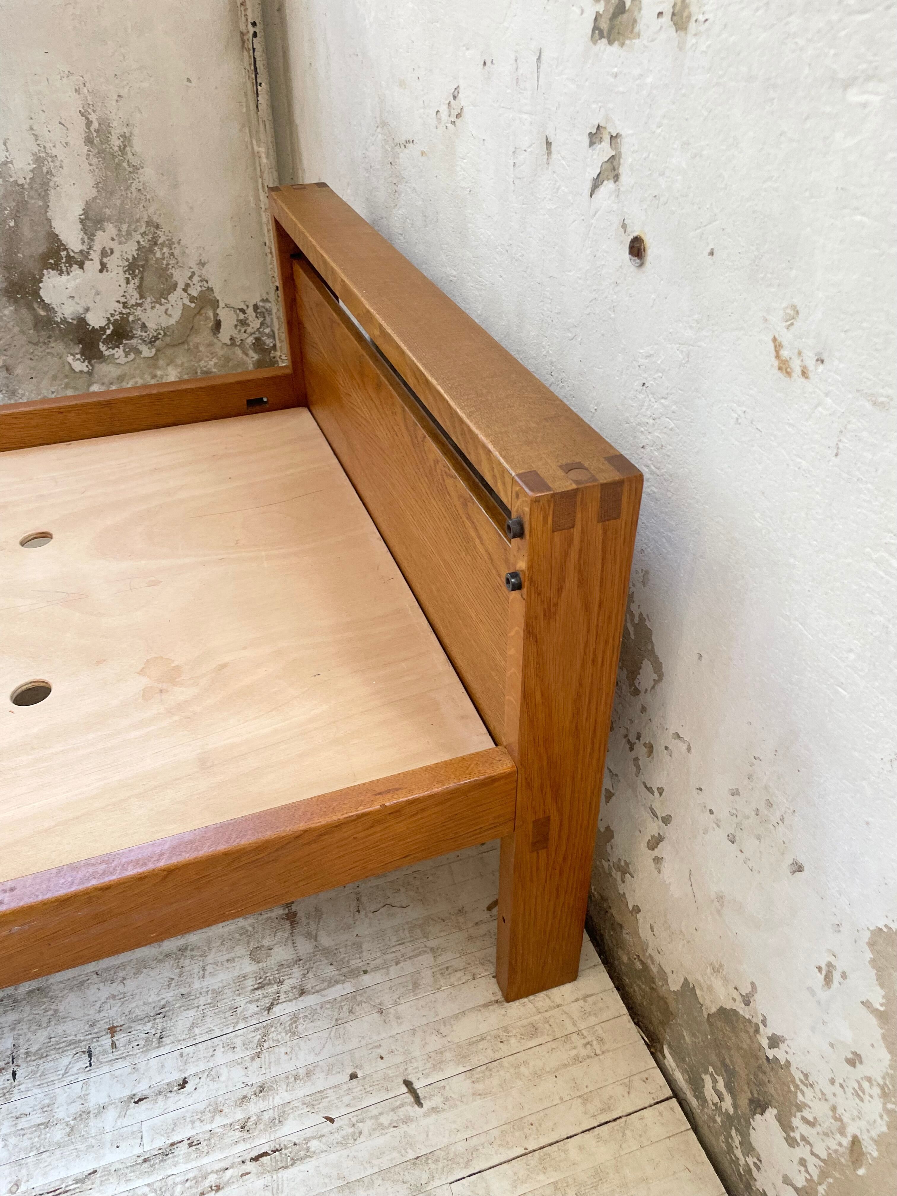 Daybed bed L06A in solid elm Chapo