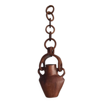 Vase suspendu en bois sculpté dans la masse / fabrication artisanale